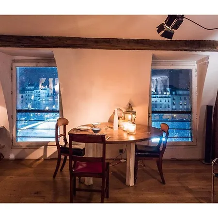 Artist's Loft - View Of Notre Dame